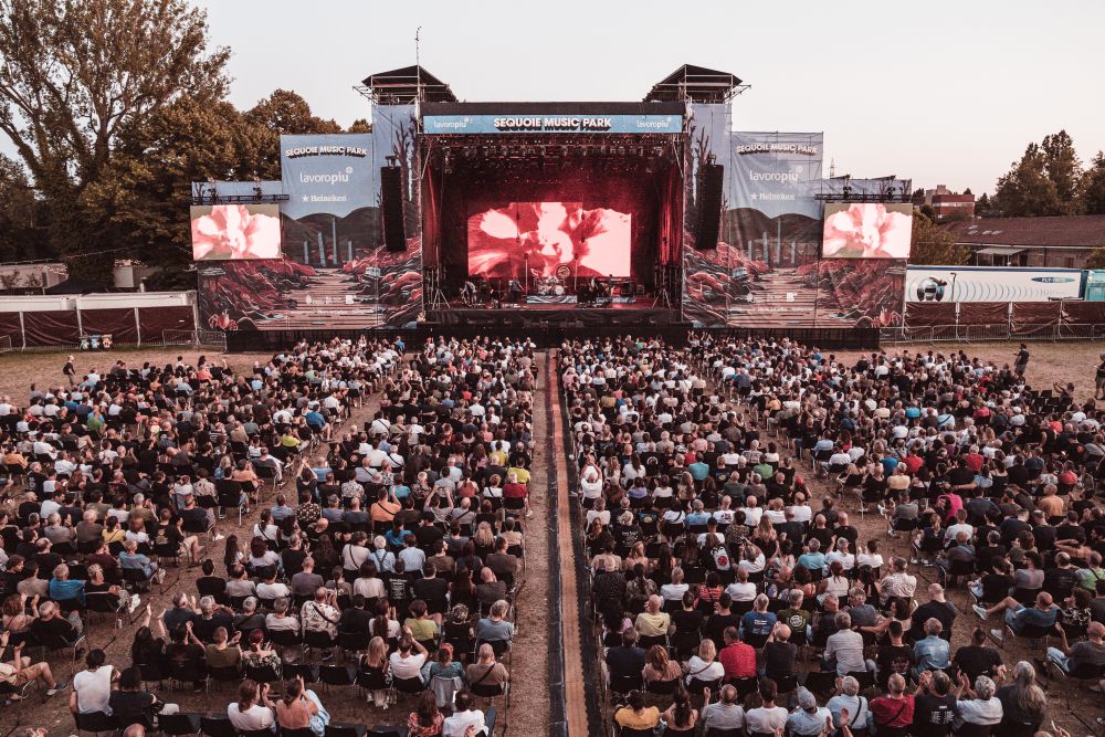Sequoie Music Park 2025: un mese di musica a Bologna tra leggende internazionali e voci italiane